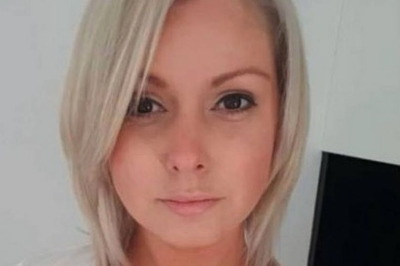 A cerut daune de 16.000 de lire. Cum a ajuns să arate după o vizită la salon. FOTO