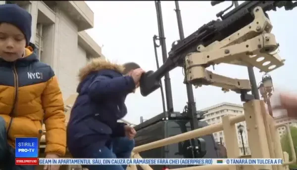 Nu pune. Paradă impresionantă, la 15 ani de la aderarea României la NATO. „Îmi cântă şi mie inima”