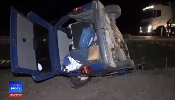 Două microbuze s-au ciocnit în Arad. Unul dintre şoferi susţine că la volan era un străin