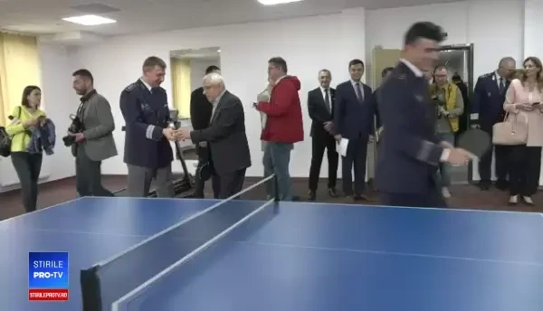 Viorica Dăncilă și Petre Daea au jucat ping pong cu șeful Poliției de Frontieră. VIDEO