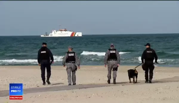 Noi pachete cu cocaină, găsite la malul mării. Inscripțiile misterioase de pe droguri