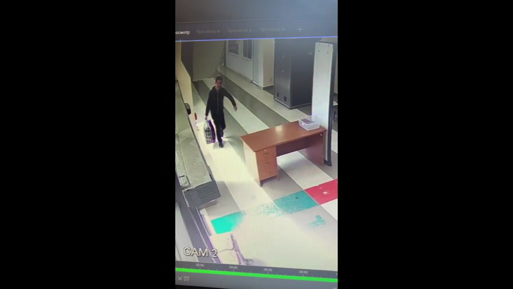 Metoda uluitoare prin care un pasager a vrut să treacă de controlul bagajelor la aeroport