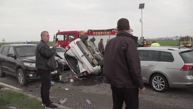 Carambol cu 5 mașini în Ploiești. Șase oameni au suferit răni ușoare
