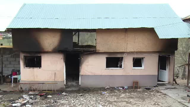 Un băiat de 3 ani din Iași a murit în chinuri, după ce a pornit un incendiu în casă