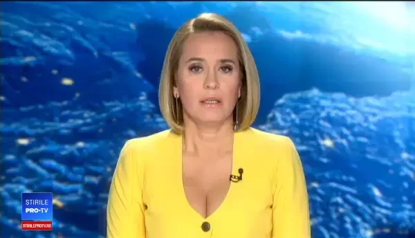 Un tramvai fără vatman a lovit două mașini după o pană de curent, în Timișoara