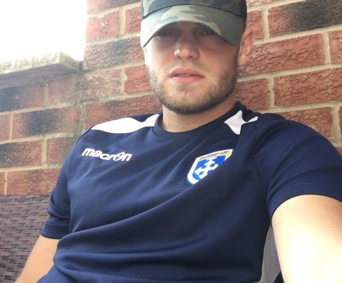 Tânără torturată și umilită de un fotbalist: „M-a pus să mănânc vopsea de pe jos”