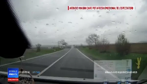 Doi morți după un impact frontal pe un drum din Alba. Accidentul, filmat cu camera de bord
