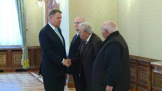 Iohannis consultari PSD