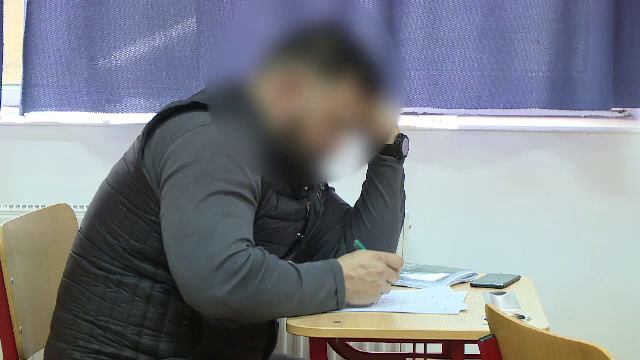 Școlile în care elevii de clasa I au colegi și de 50 de ani. ”Nu am fost deloc la școală”