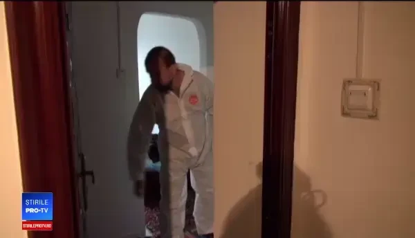 Bărbat găsit mort în apartament, iar iubita lui, în stare. Mărturiile vecinilor cuplului