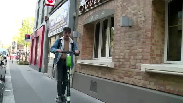 Pericolul la care se expun cei care folosesc trotinetele electrice. Experimentul făcut de francezi