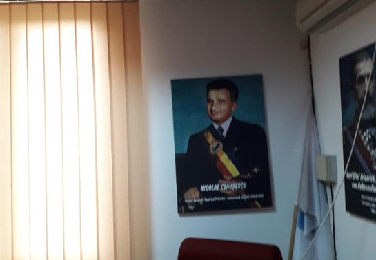 Tablou cu Nicolae Ceauşescu, în biroul unui primar PNL: „Ce e rău în asta?”
