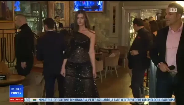 Petrecere cu regine ale frumuseții într-un club din Capitală