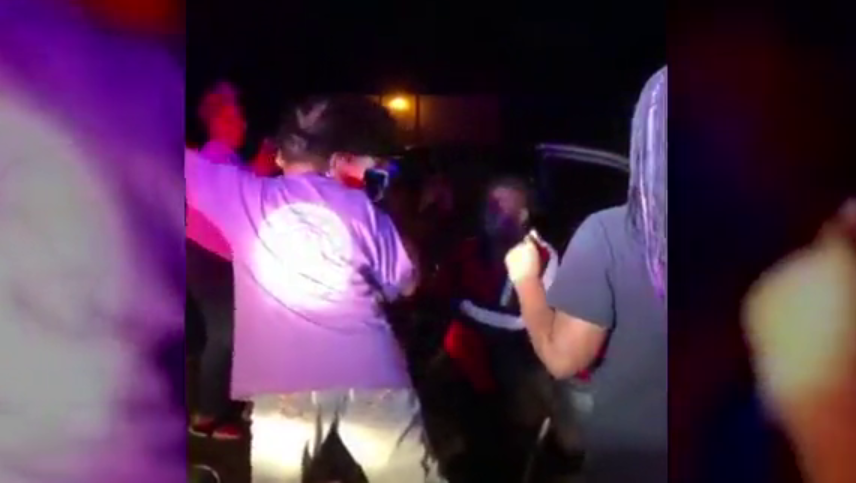 Un bărbat își înscenează arestarea pentru a-și cere iubita de soție. Reacția femeii