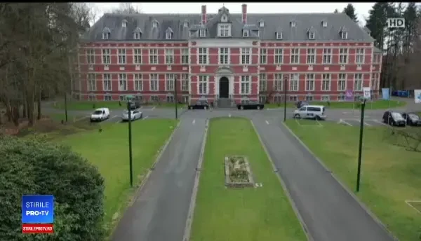 Cum poți primi o bursă la o școală străină în România. Taxele ajung și la 20000 €