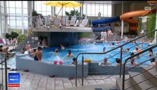 Cum s-au distrat turiștii la munte în ciuda ploii