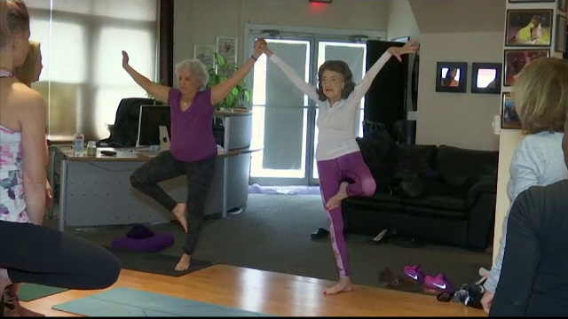 Profesoară de yoga la 100 de ani. Sfatul ei pentru cei care vor să aibă o viață fericită