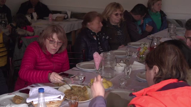 Reacţia turiştilor după ce mănâncă pentru prima dată "chisătură". "Un lucru copleşitor"