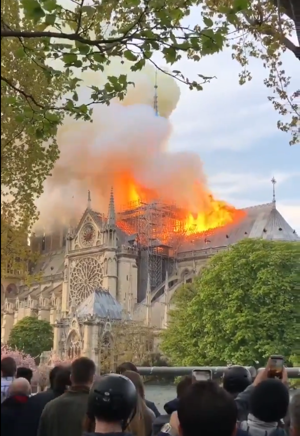 Incendiul de la Notre Dame: principala ipoteză. "Soarta clădirii, decisă în câteva minute"