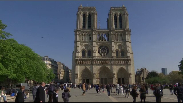 Istoria de aproape un mileniu a Catedralei Notre-Dame. Momentul în care a devenit un simbol mondial
