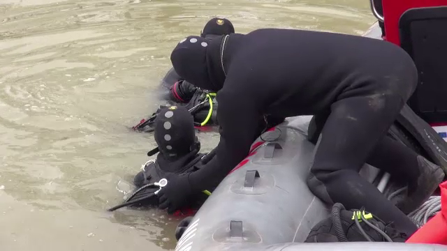 Maşini căutate de scafandri în râul Bistriţa. Cazul misterios pe care l-ar putea rezolva