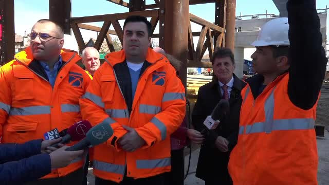 Ministrul Transporturilor, la pas pe şantierele de pe Autostrada Transilvania. Nemulțumirile sale