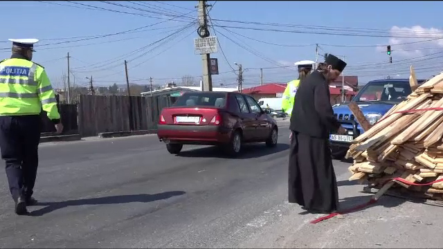 Surpriza avută de polițiștii din Argeș care au oprit în trafic un călugăr