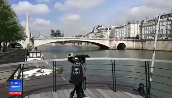 Povestea unui român care locuiește pe Sena, în fața Notre-Dame. Cum a aflat de incendiu