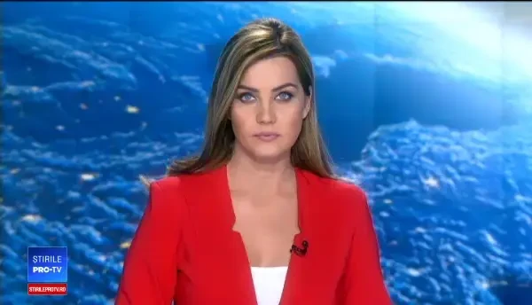 Femeie, salvată în ultima clipă, după ce casa ei a fost cuprinsă de un incendiu