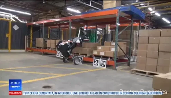 iLikeIT. Robotul care ridică cutii de 15 kilograme și sortează pachetele în depozit