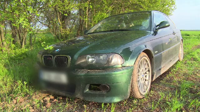 Un șofer urmărit de poliție și-a abandonat mașina pe câmp. Ce au aflat apoi polițiștii