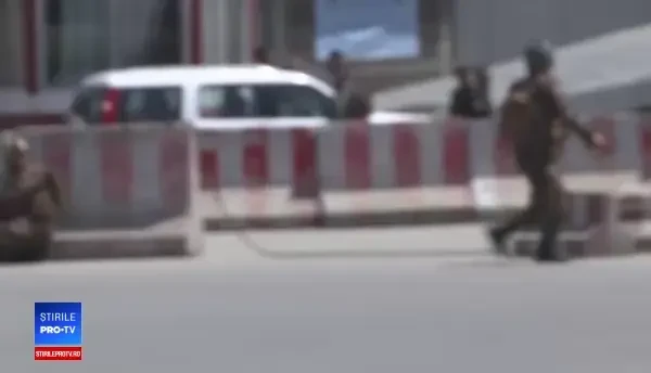 Bătălie sângeroasă în centrul oraşului Kabul. Nu se ştie cine sunt atacatorii