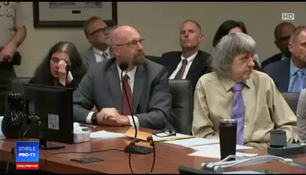 Reacția uluitoare a copiilor din „casa ororilor” când aud sentința primită de părinți. FOTO