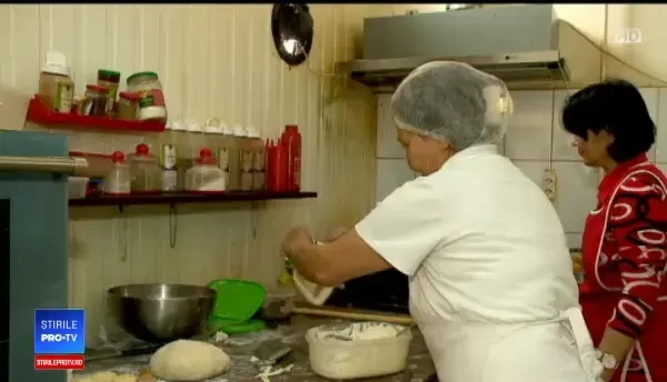 Șuberek, pleșcavița sau palanete. Noile mâncăruri stradale preferate de români