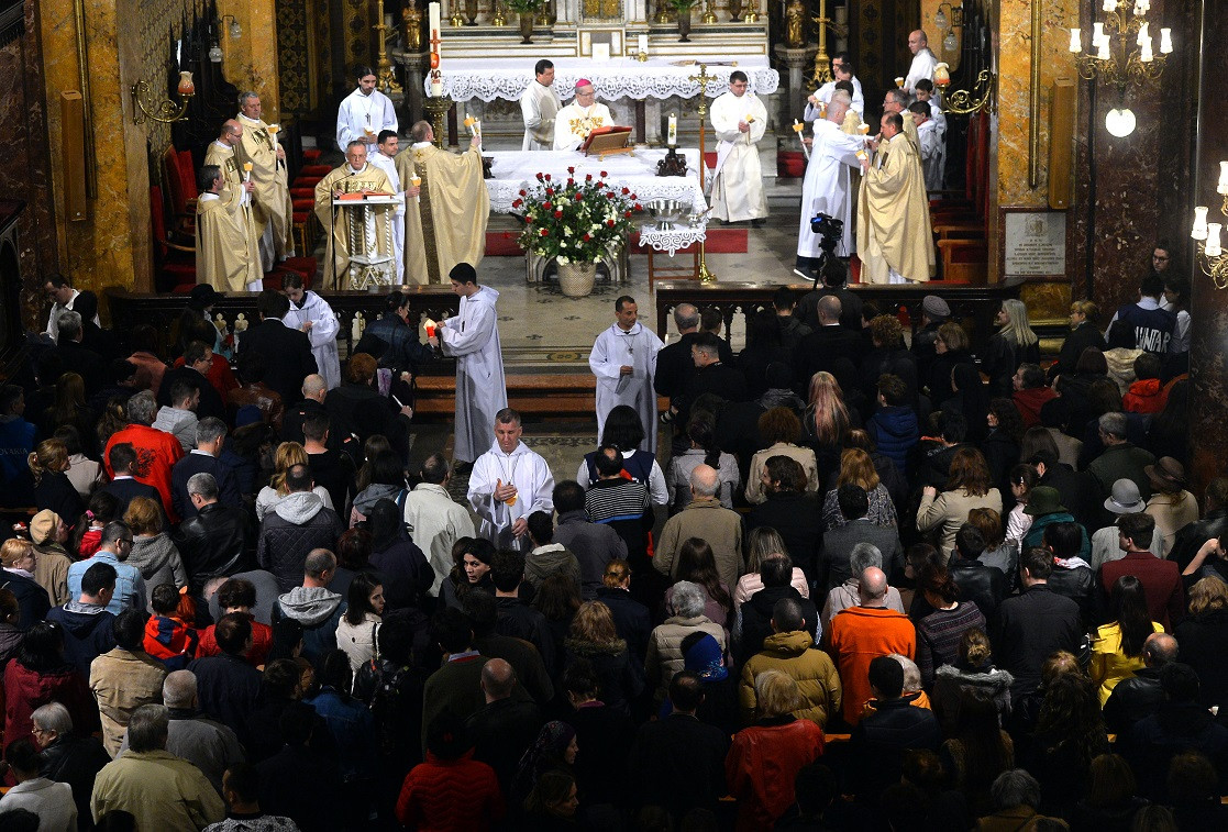 Paştele catolic. Lumea creştină occidentală sărbătoreşte învierea Domnului