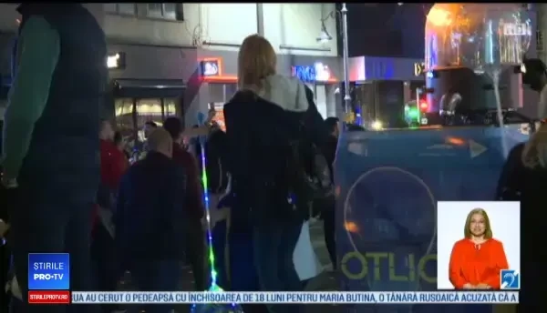 Calea Victoriei, transformată în club pentru o seară. Reacția localnicilor