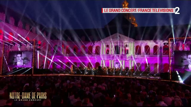 Eveniment inedit pentru Notre Dame. Omagiul adus monumentului afectat de flăcări