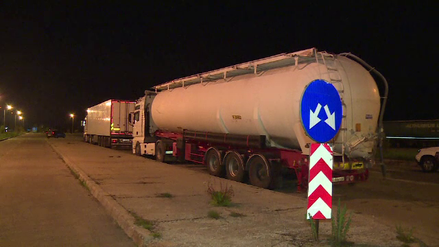 Hoți de motorină opriți de poliție cu focuri de armă. Ce s-a descoperit despre ei