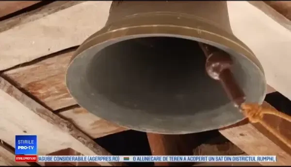 Cum arată preotul care se pregătește pentru o competiție de haltere. Reacția enoriașilor