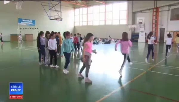 Aleșii au respins mărirea numărului de ore de sport în școli. Sălile lipsesc în jumătate din unități