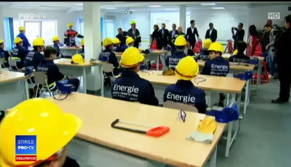 (P) 60 de elevi învață o meserie în programul derulat de către ENGIE Romania