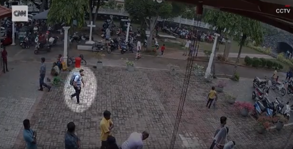 Prima înregistrare VIDEO cu un posibil atacator din Sri Lanka, chiar înainte de explozie