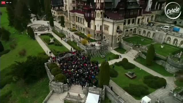 Petrecere în fața Castelului Peleș, transmisă în direct în toată lumea
