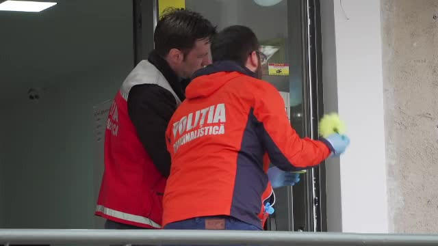 Un bărbat mascat și înarmat cu un pistol a vrut să jefuiască o bancă din Brașov