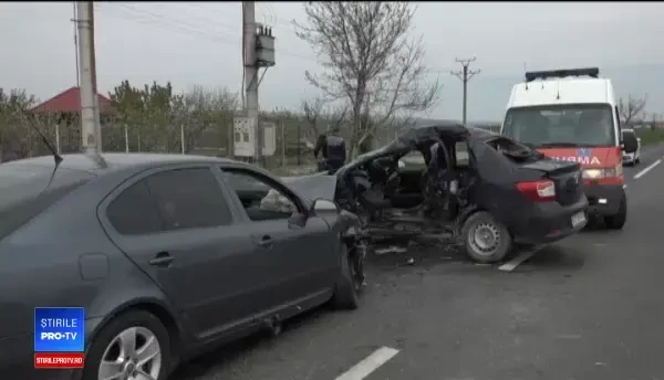 Doi soţi au murit, iar alţi doi au fost răniţi după o depășire neregulamentară, pe E 85