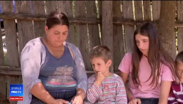 La 16 ani, și-a sacrificat viitorul pentru a-și crește frații mai mici. Povestea Ionelei