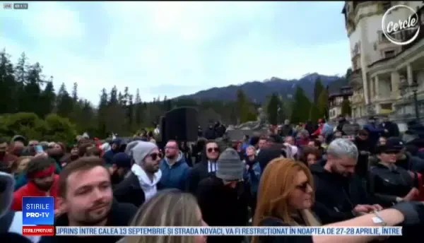 Reacţia unor tineri când aud muzică tehno la castelul Peleş. "Avem de ce să fim mândri"