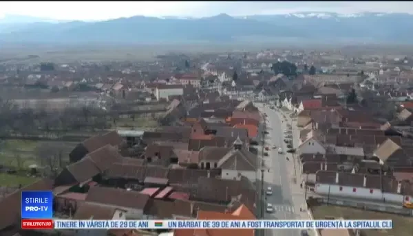 Satul unde turiştii vin să vadă turnul cu slănini. "E gustoasă vizita"