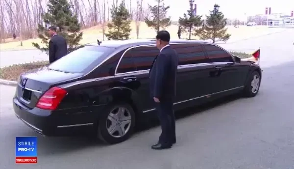 Gestul făcut de Vladimir Putin la întâlnirea istorică cu Kim Jong-un. VIDEO