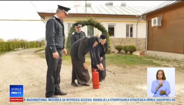 Controale în biserici şi mănăstiri. Măicuțele, învățate despre prudență, înainte de Înviere